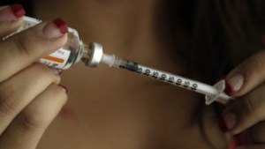 picture of a tanning syringe